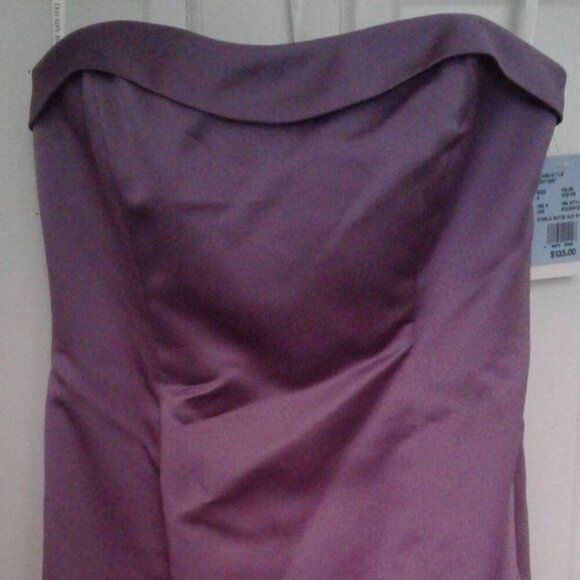 David's Bridal NWT Satin Formal/Bridesmaid Strapless Gown Size 8 Purple Lined - Picture 3 of 7
